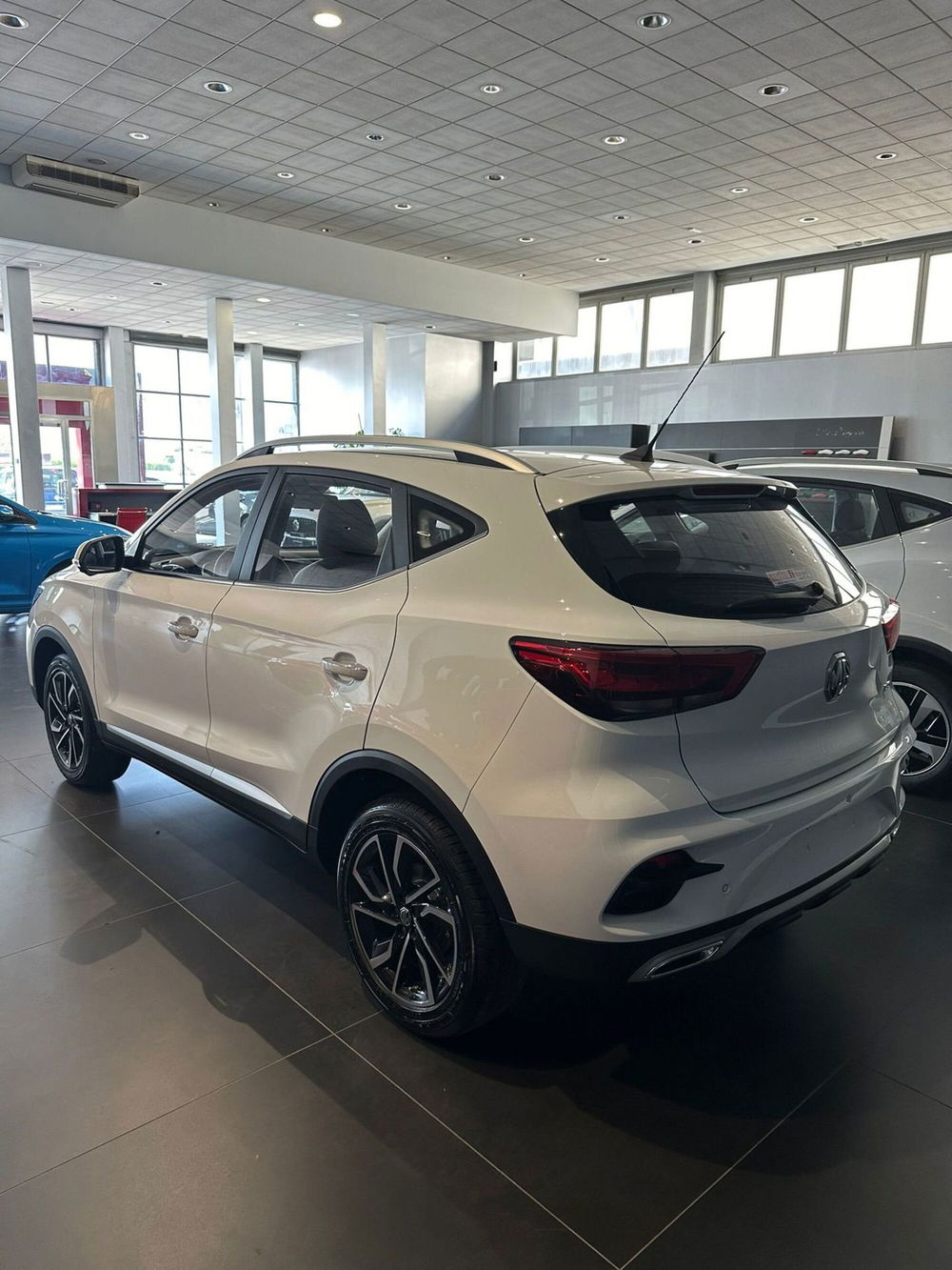 Mg ZS (2021-->) nuova a Lucca (3)