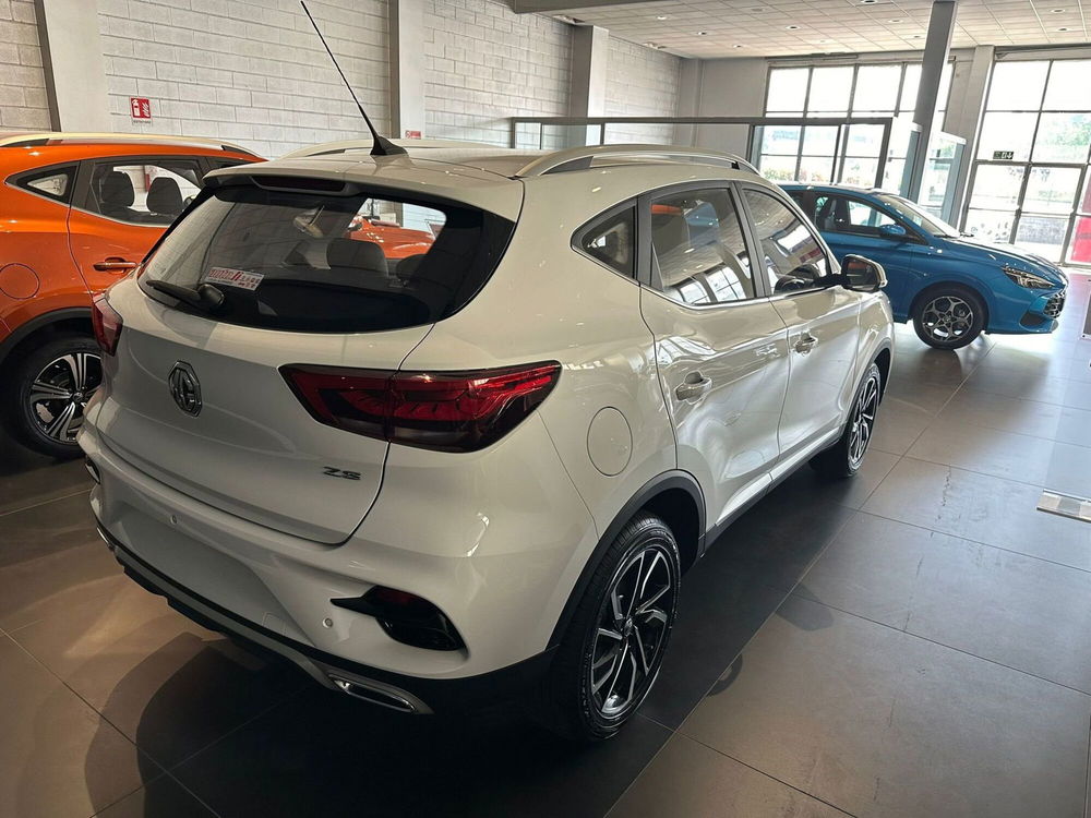 Mg ZS (2021-->) nuova a Lucca (5)