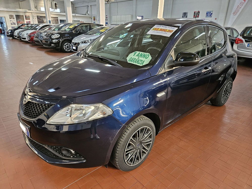 Lancia Ypsilon usata a Lucca