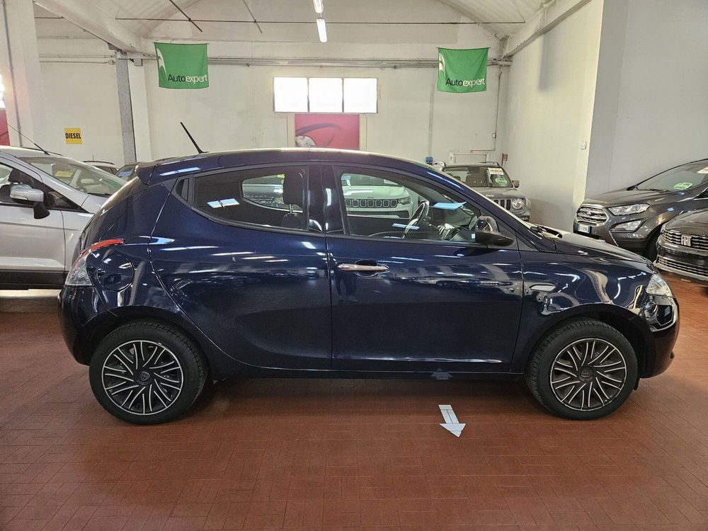 Lancia Ypsilon usata a Lucca (6)