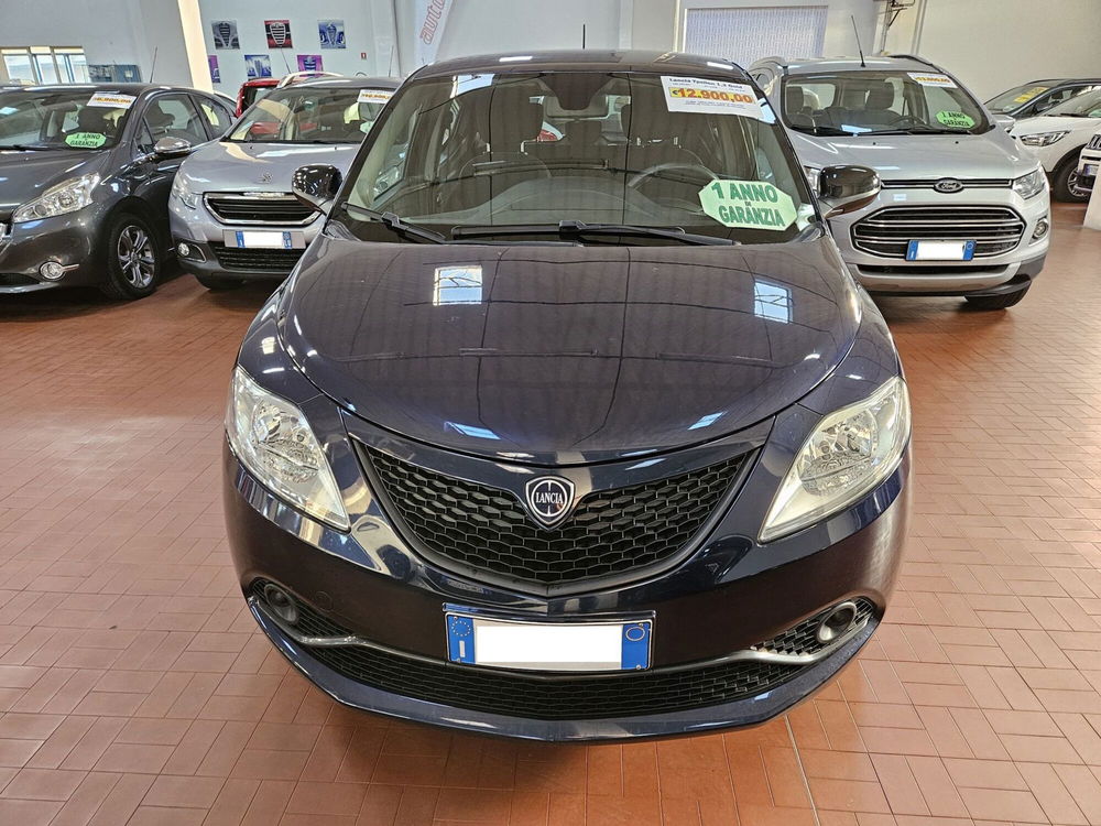 Lancia Ypsilon usata a Lucca (8)