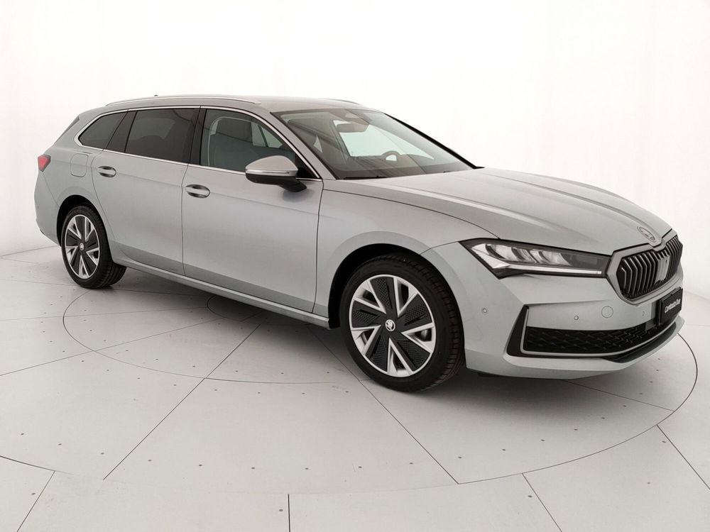 Skoda Superb Station Wagon nuova a Caserta