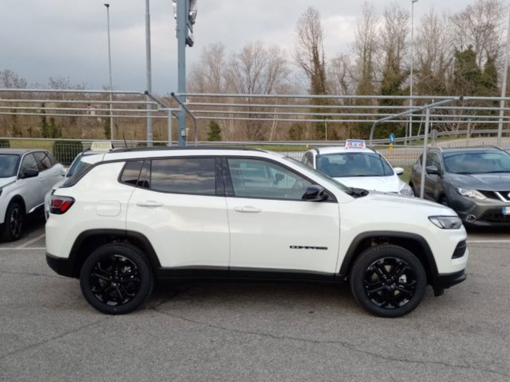 Jeep Compass nuova a Brescia (4)