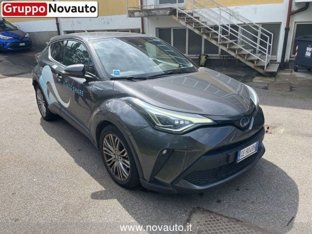 Toyota Toyota C-HR nuova a Varese (4)