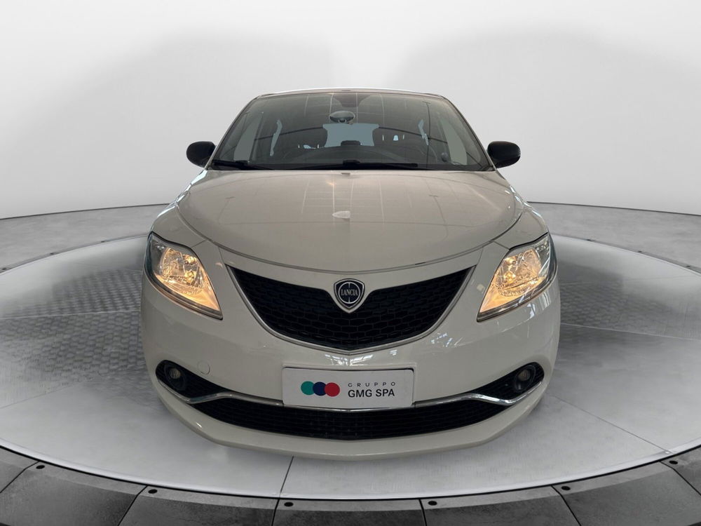 Lancia Ypsilon usata a Pistoia (2)