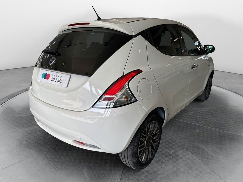 Lancia Ypsilon usata a Pistoia (5)