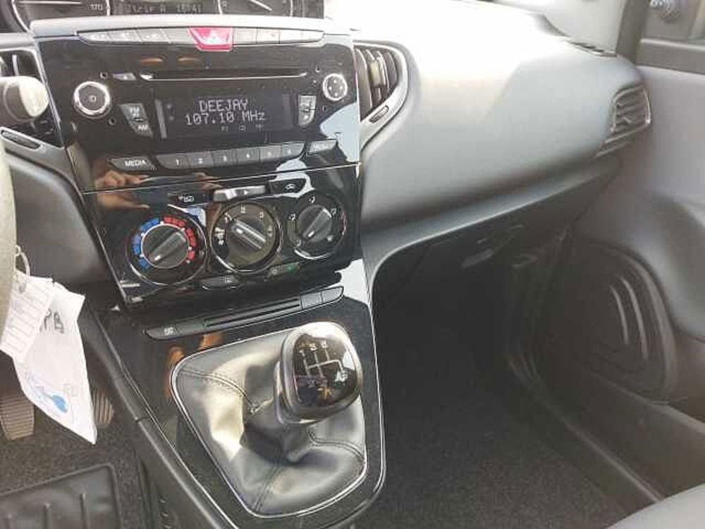 Lancia Ypsilon usata a Torino (16)