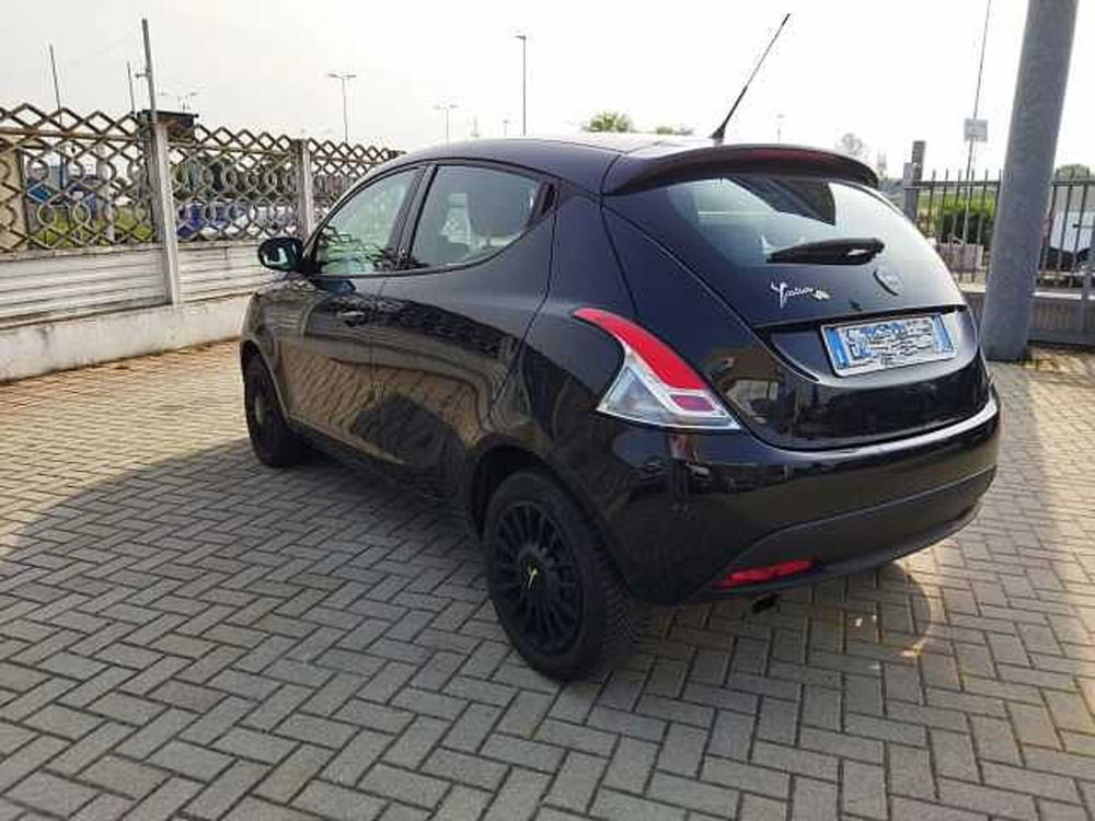 Lancia Ypsilon usata a Torino (18)