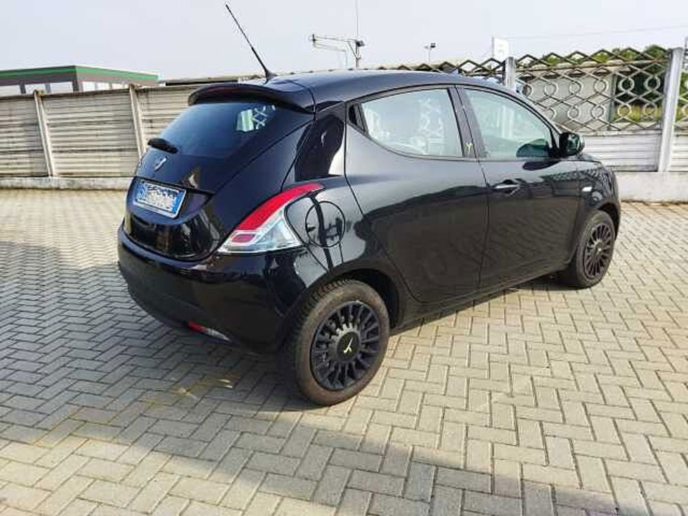 Lancia Ypsilon usata a Torino (2)