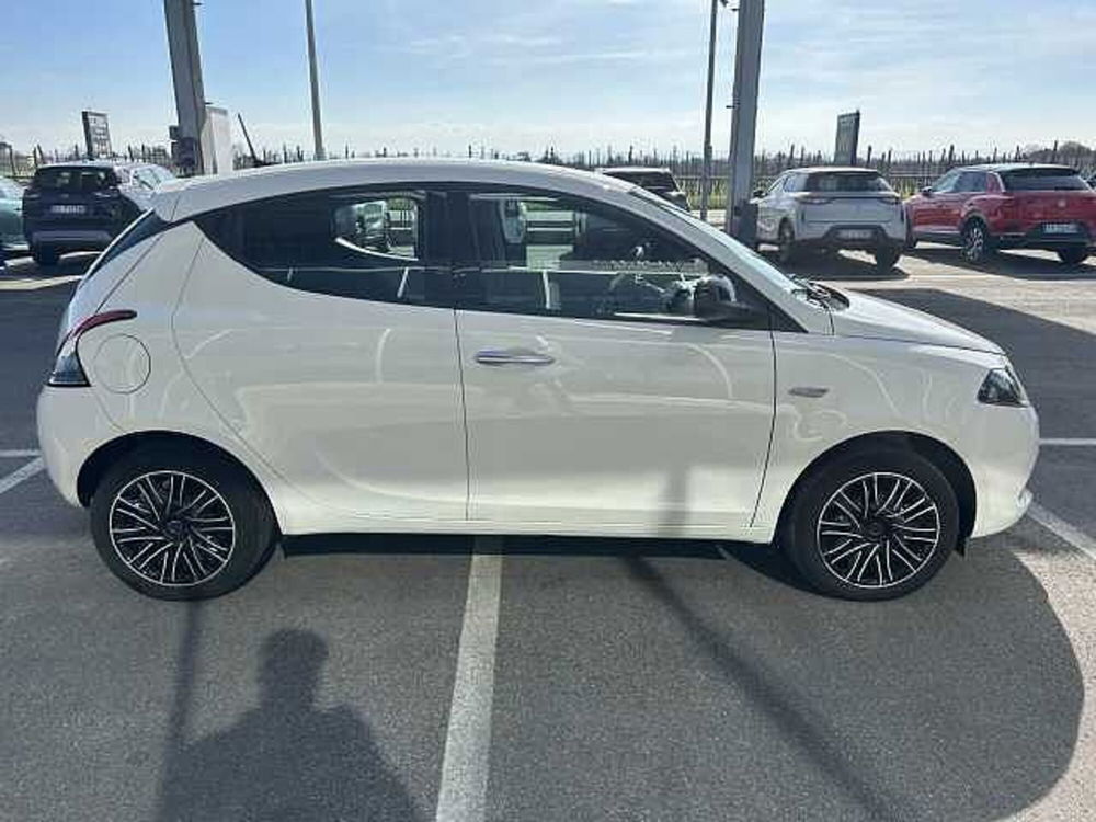 Lancia Ypsilon usata a Ravenna (4)