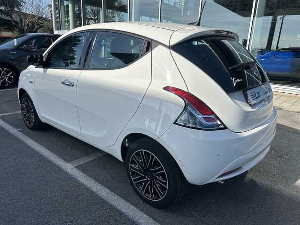 Lancia Ypsilon usata a Ravenna (7)