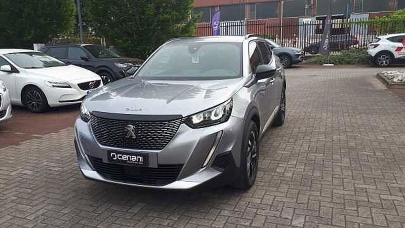 Peugeot 2008 1.2 puretech Allure s&amp;s 100cv del 2023 usata a Legnano