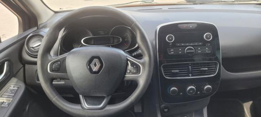 Renault Clio usata a Napoli (10)