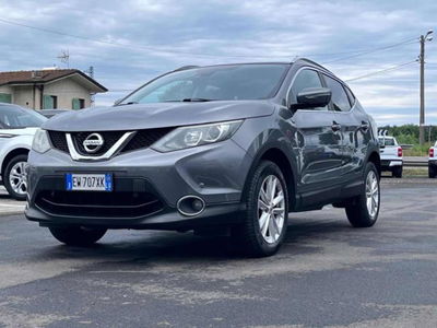 Nissan Qashqai 1.6 dCi DPF Tekna  del 2014 usata a Massarosa