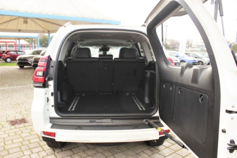 Toyota Land Cruiser nuova a Roma (16)