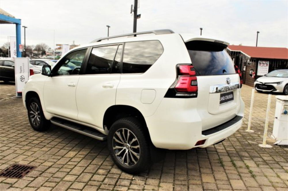 Toyota Land Cruiser nuova a Roma (4)