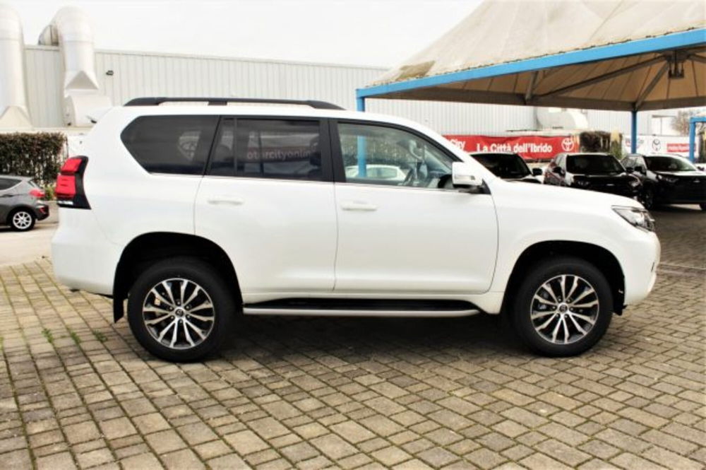 Toyota Land Cruiser nuova a Roma (6)