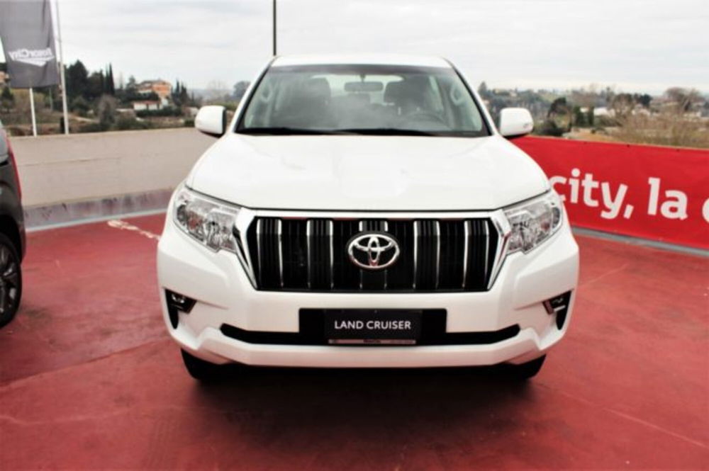 Toyota Land Cruiser nuova a Roma