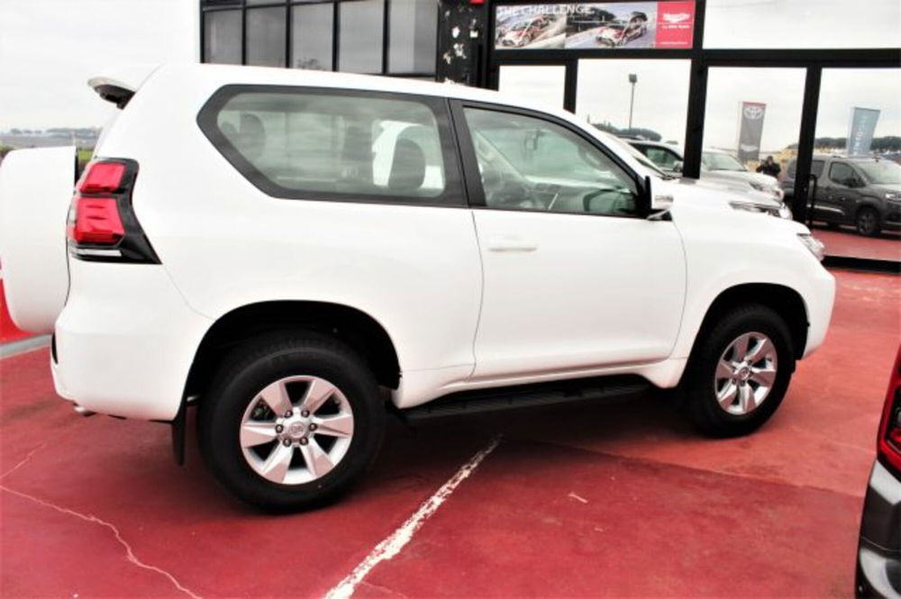 Toyota Land Cruiser nuova a Roma (5)