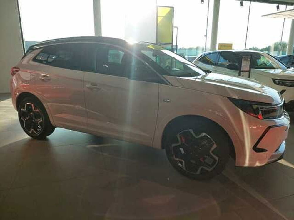 Opel Grandland nuova a Ravenna (4)