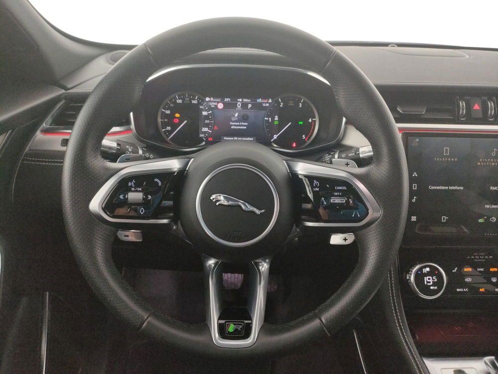 Jaguar F-Pace usata a Milano (11)