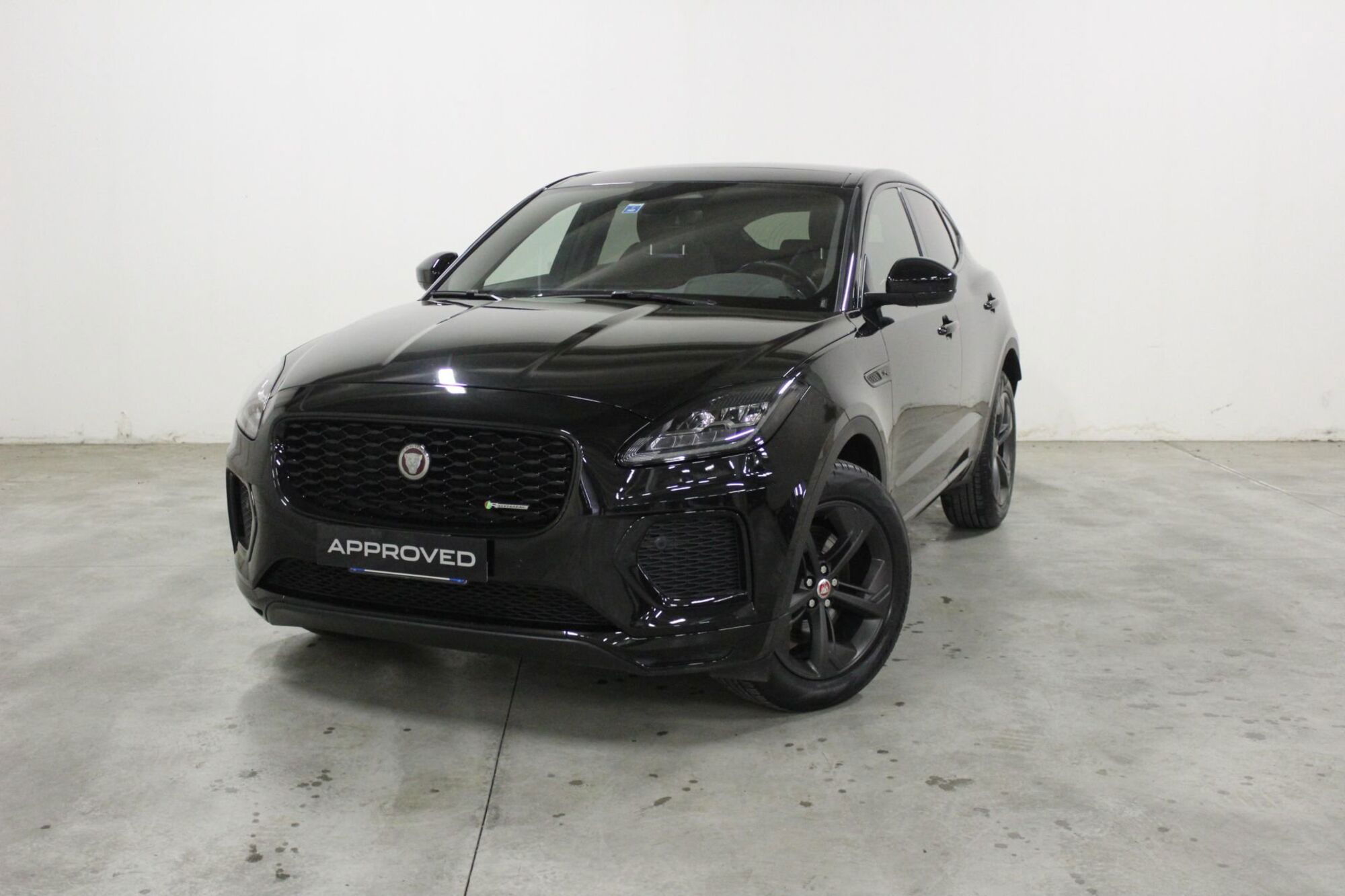 Jaguar E-Pace 2.0D I4 163 CV AWD Auto R-Dynamic Black  del 2023 usata a Brescia