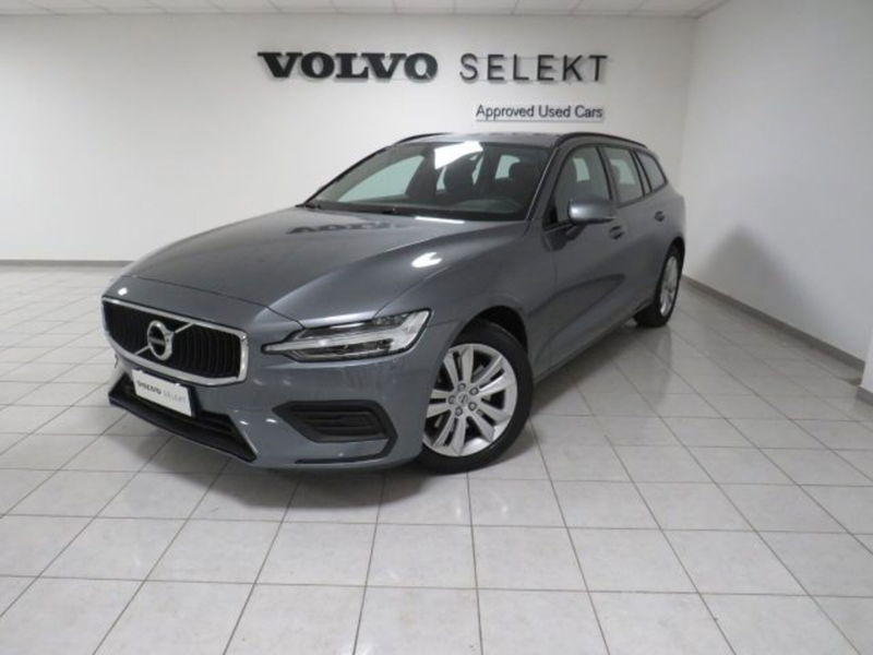 Volvo V60 B4 Geartronic Momentum Business Pro  del 2021 usata a Lurate Caccivio