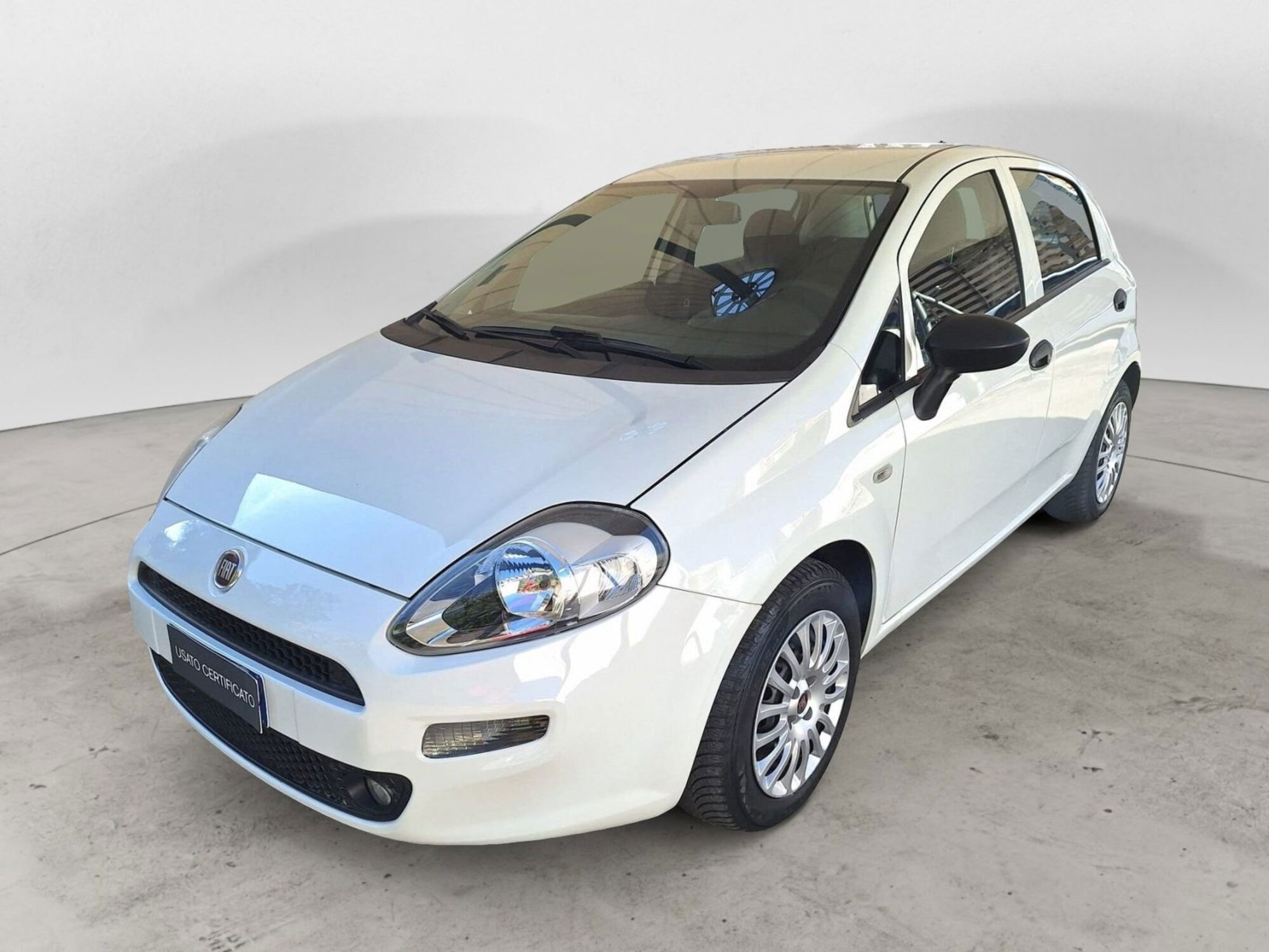 Fiat Punto 1.2 8V 5 porte Street  del 2016 usata a Bari