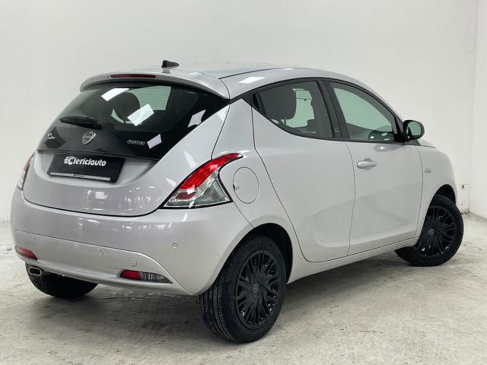 Lancia Ypsilon usata a Como (2)