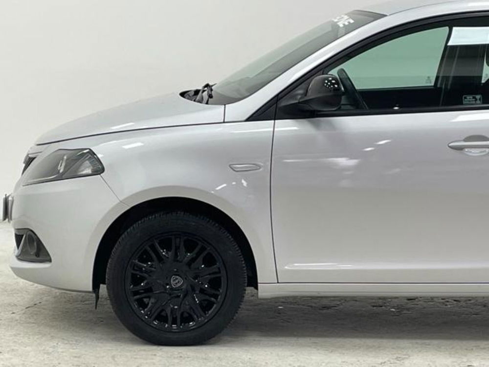 Lancia Ypsilon usata a Como (9)