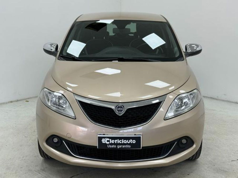 Lancia Ypsilon usata a Como (6)