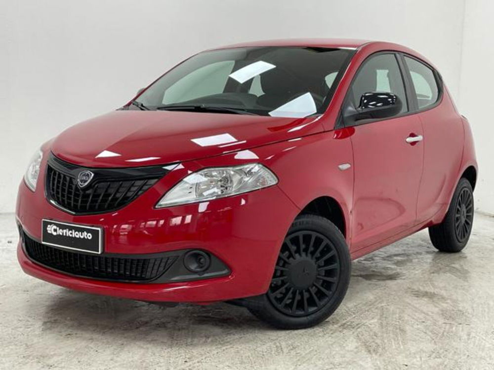 Lancia Ypsilon nuova a Como