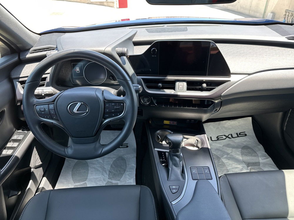 Lexus UX usata a Siracusa (7)