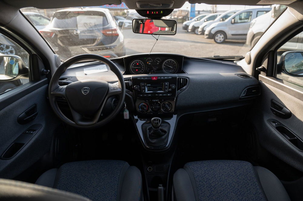 Lancia Ypsilon usata a Torino (8)