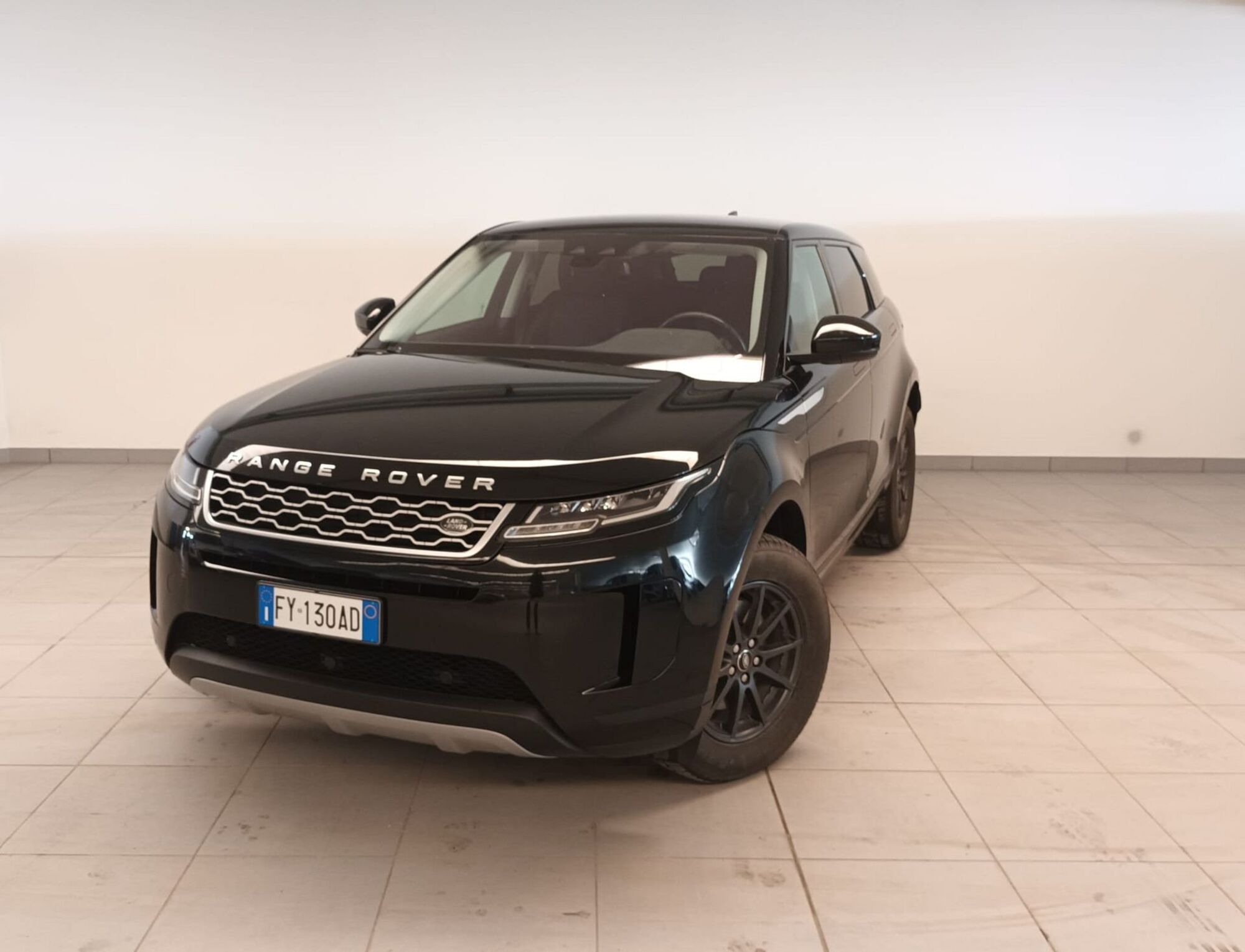 Land Rover Range Rover Evoque 2.0D I4-L.Flw 150 CV AWD Auto HSE del 2019 usata a Alba