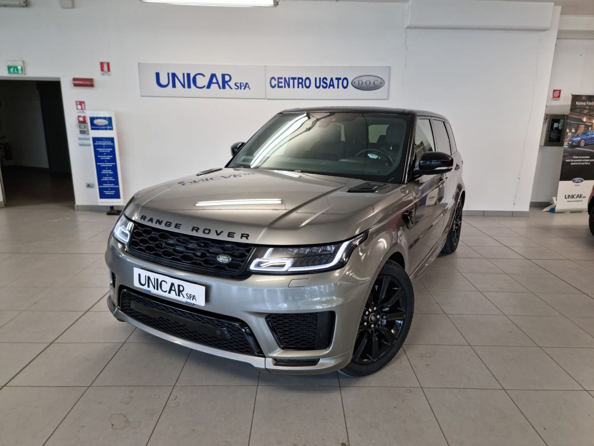 Land Rover Range Rover Sport 3.0D l6 249 CV HSE Dynamic del 2022 usata a Alba