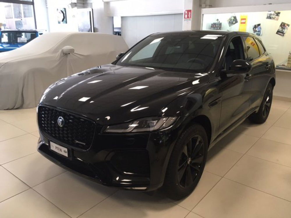 Jaguar F-Pace nuova a Milano (2)