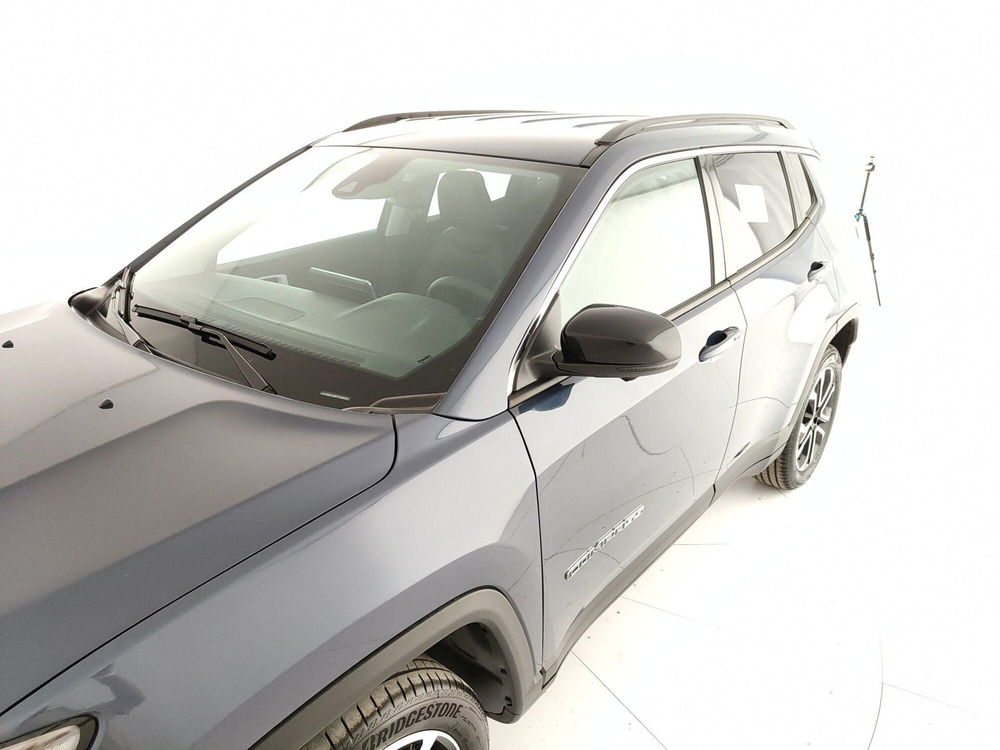 Jeep Compass nuova a Caserta (12)