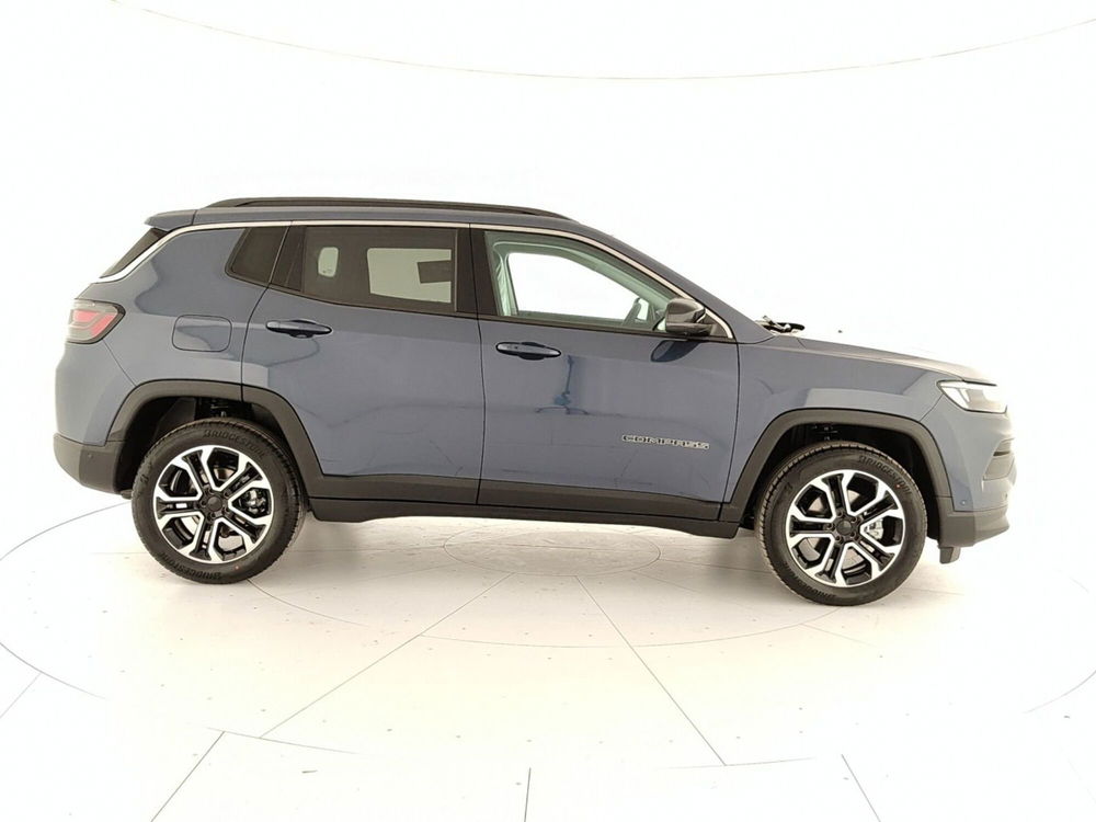 Jeep Compass nuova a Caserta (7)