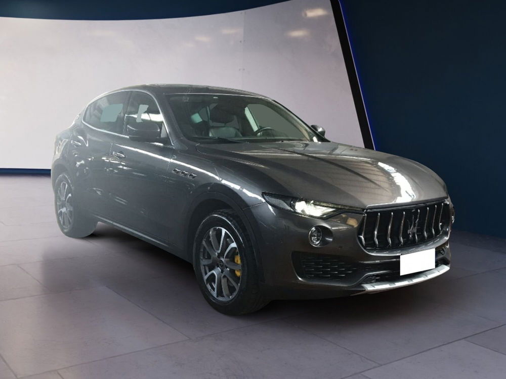 Maserati Levante usata a Pescara (2)