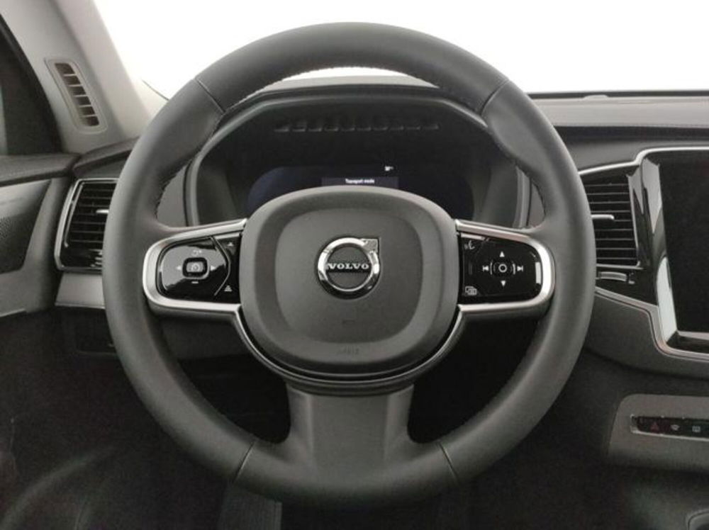 Volvo XC90 nuova a Modena (17)