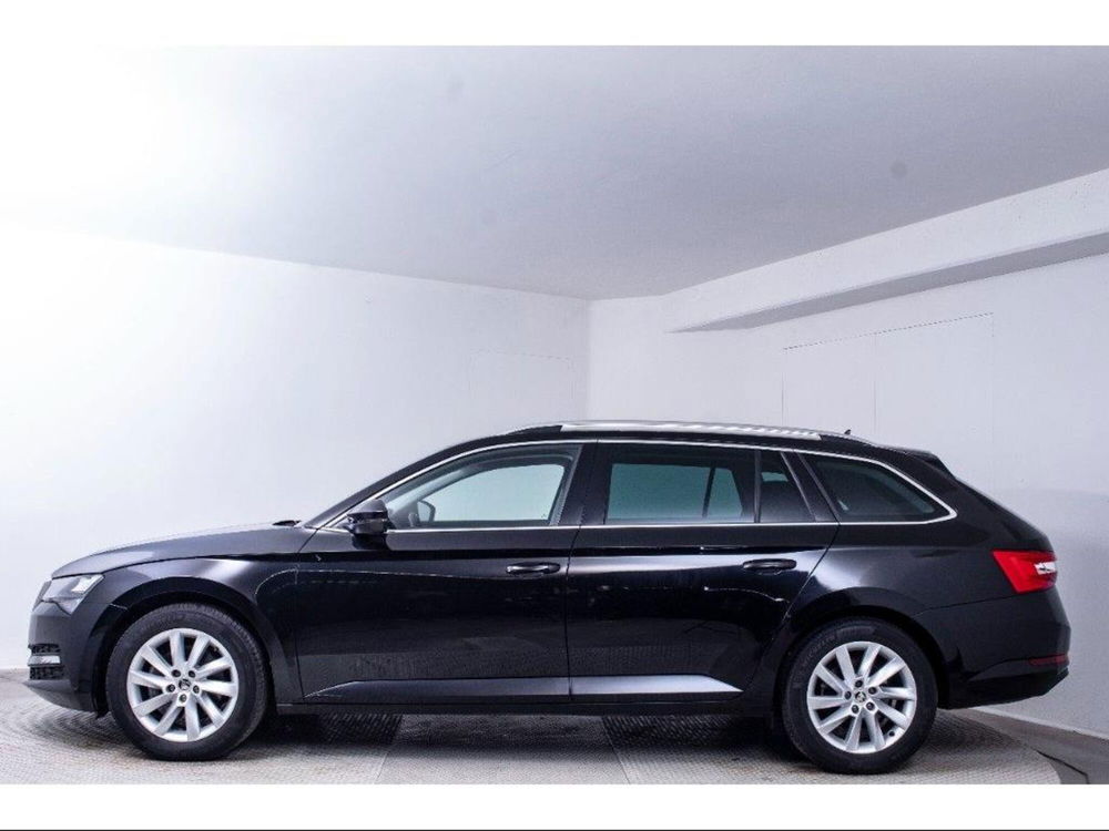 Skoda Superb Station Wagon usata a Novara (3)