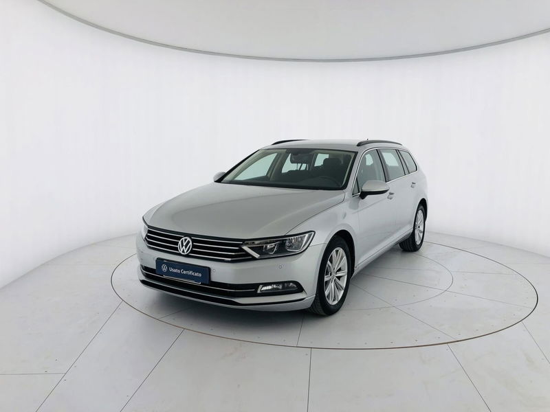 Volkswagen Passat Variant 1.6 TDI DSG Comfortline BlueMotion Tech. del 2019 usata a Massa