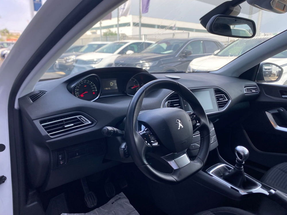 Peugeot 308 SW usata a Bari (11)