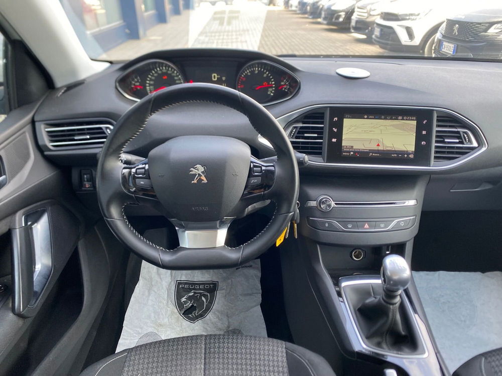 Peugeot 308 SW usata a Bari (16)