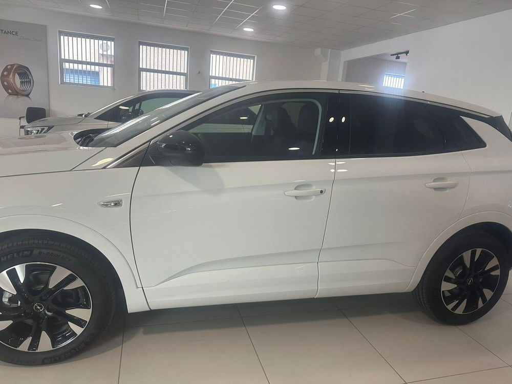 Opel Grandland nuova a Benevento (3)