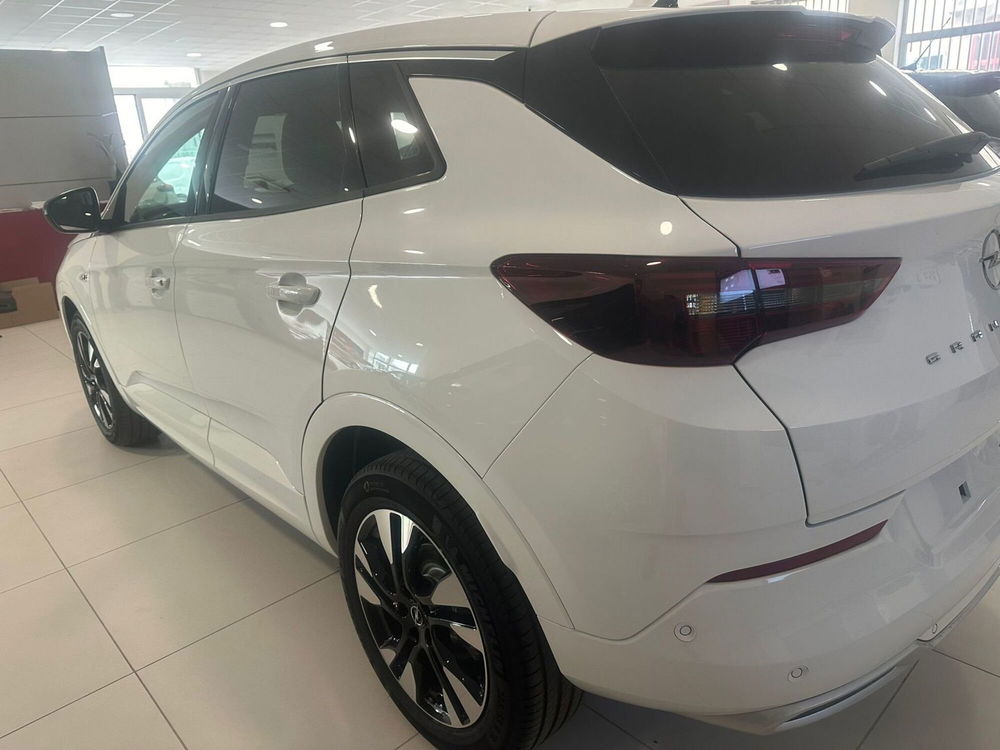 Opel Grandland nuova a Benevento (6)