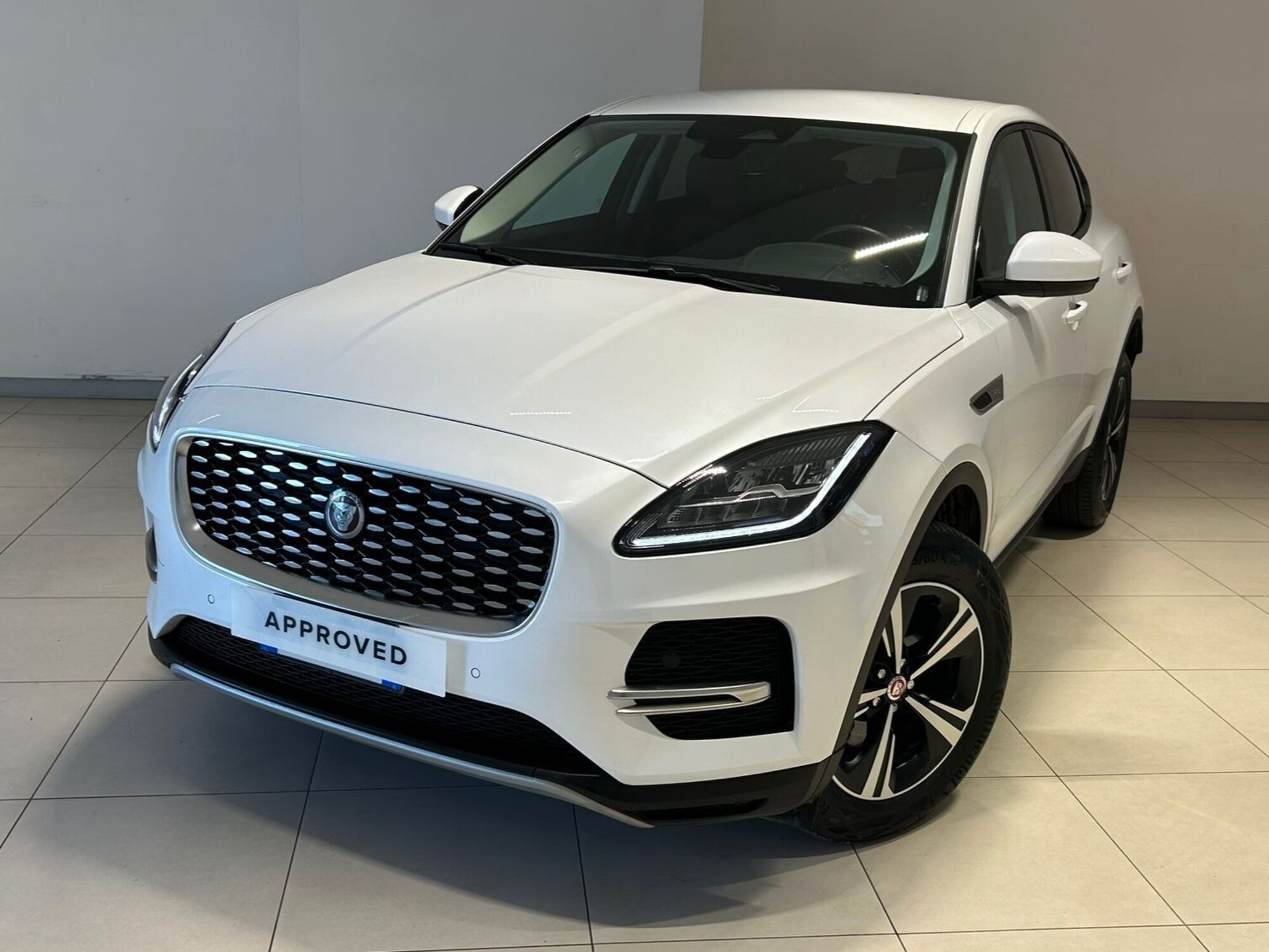 Jaguar E-Pace 2.0D I4 163 CV AWD Auto S  del 2022 usata a Napoli