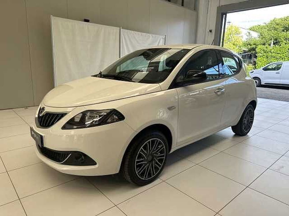 Lancia Ypsilon usata a Ravenna