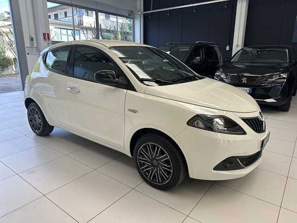 Lancia Ypsilon usata a Ravenna (4)